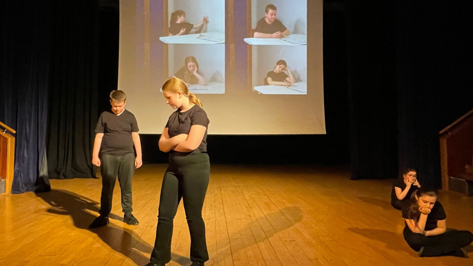Dinas Drama Group